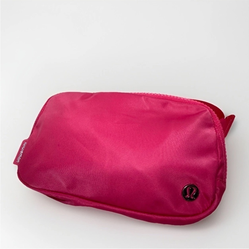 Lululemon Everywhere Belt Bag 1L Lipgloss Pink Barbie Crossbody Travel Concert